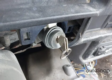 1989 Toyota Pickup 1/2 Ton Sht Wheelbase Dlx from USA, damaged, VIN JT4RN01P3K4014605